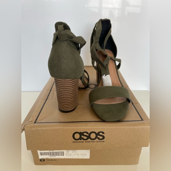 BNWT ASOS DESIGN Wide Fit Howling tie leg block heeled sandals khaki UK2.5/US4.5 - Picture 2 of 3